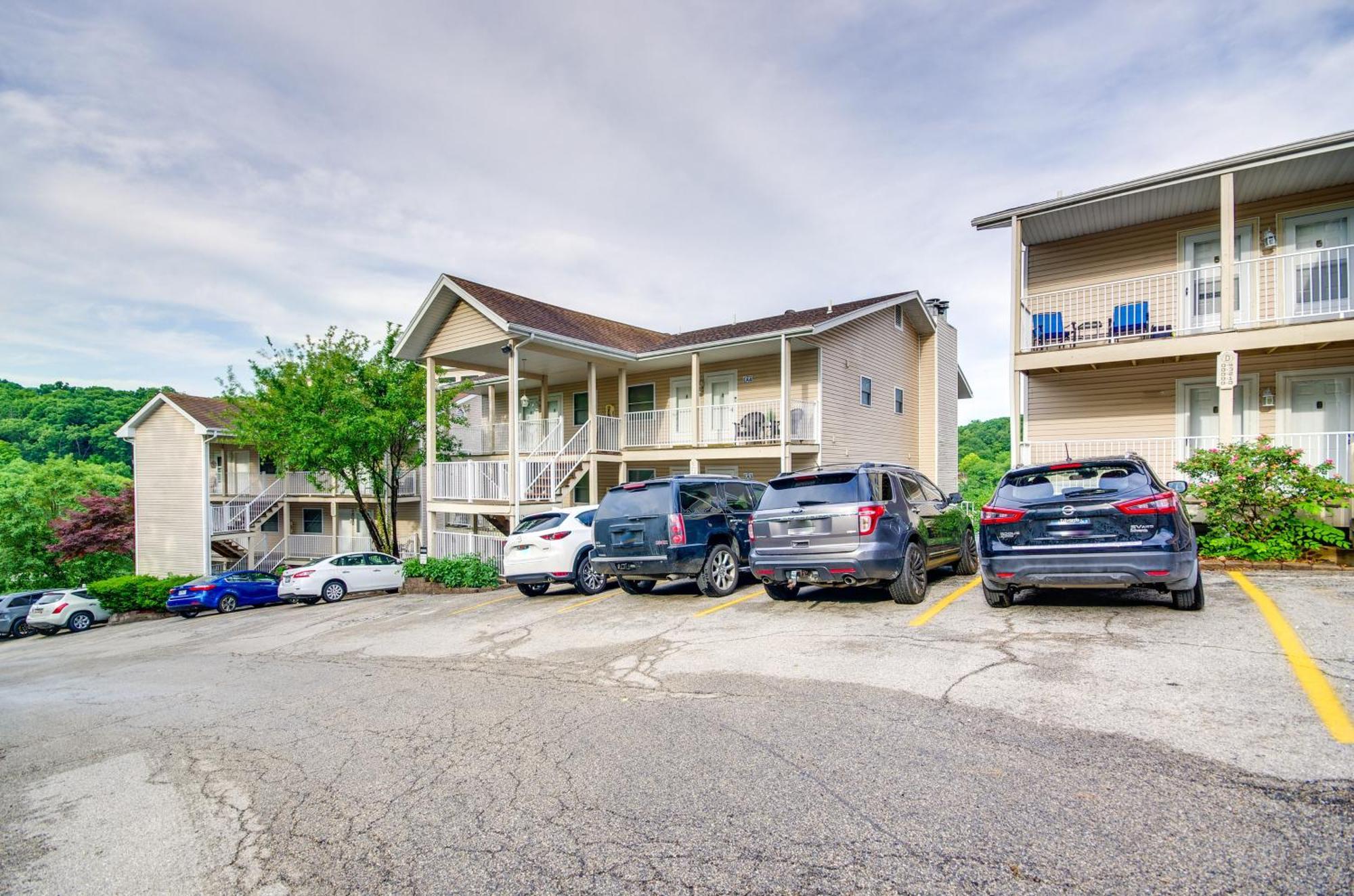 Cozy Lake Ozark Condo Rental With Grill, Pool Access Exterior foto